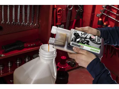 55-135-001_pouring kuva